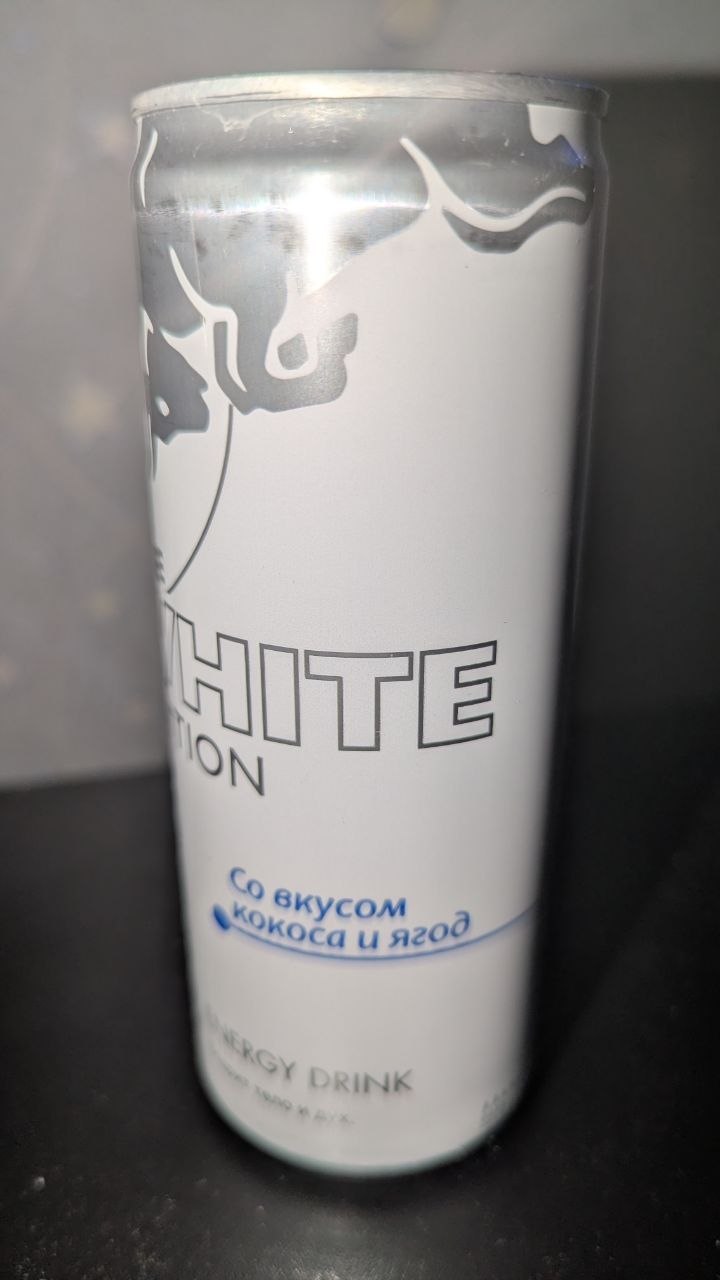 Red bull — Справа